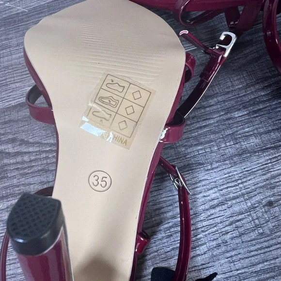 Elegant Burgundy Stiletto Heels with Butterfly Accents Size 5 (EU 35) - Picture 6 of 8